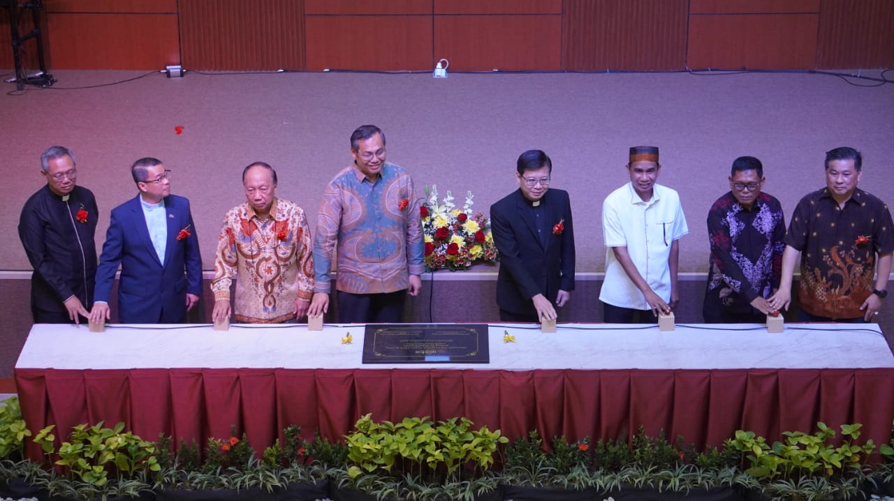 Acara Grand Opening Sekolah Kristen IPEKA CPI di Makassar, Sulawesi Selatan, Sabtu (2/9).