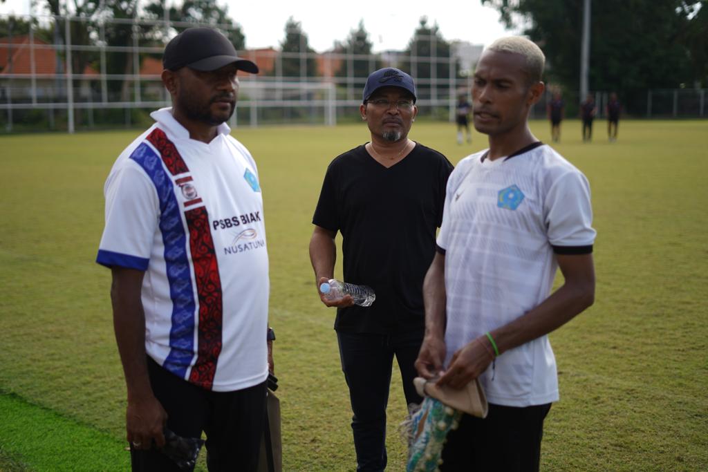 Manajer PSBS Biak Yan Permenas Mandenas