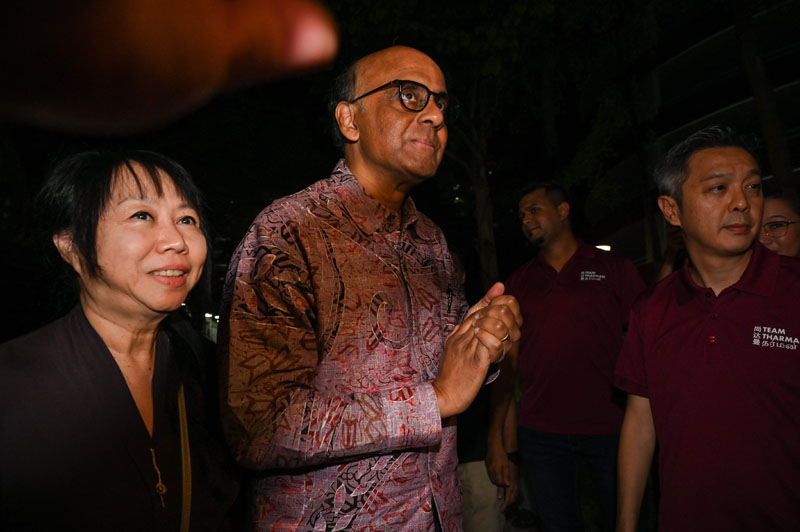 Tharman shanmugaratnam terpilih menjadi Presiden Singapura ke-9 setelah meraih suara 79.4%.