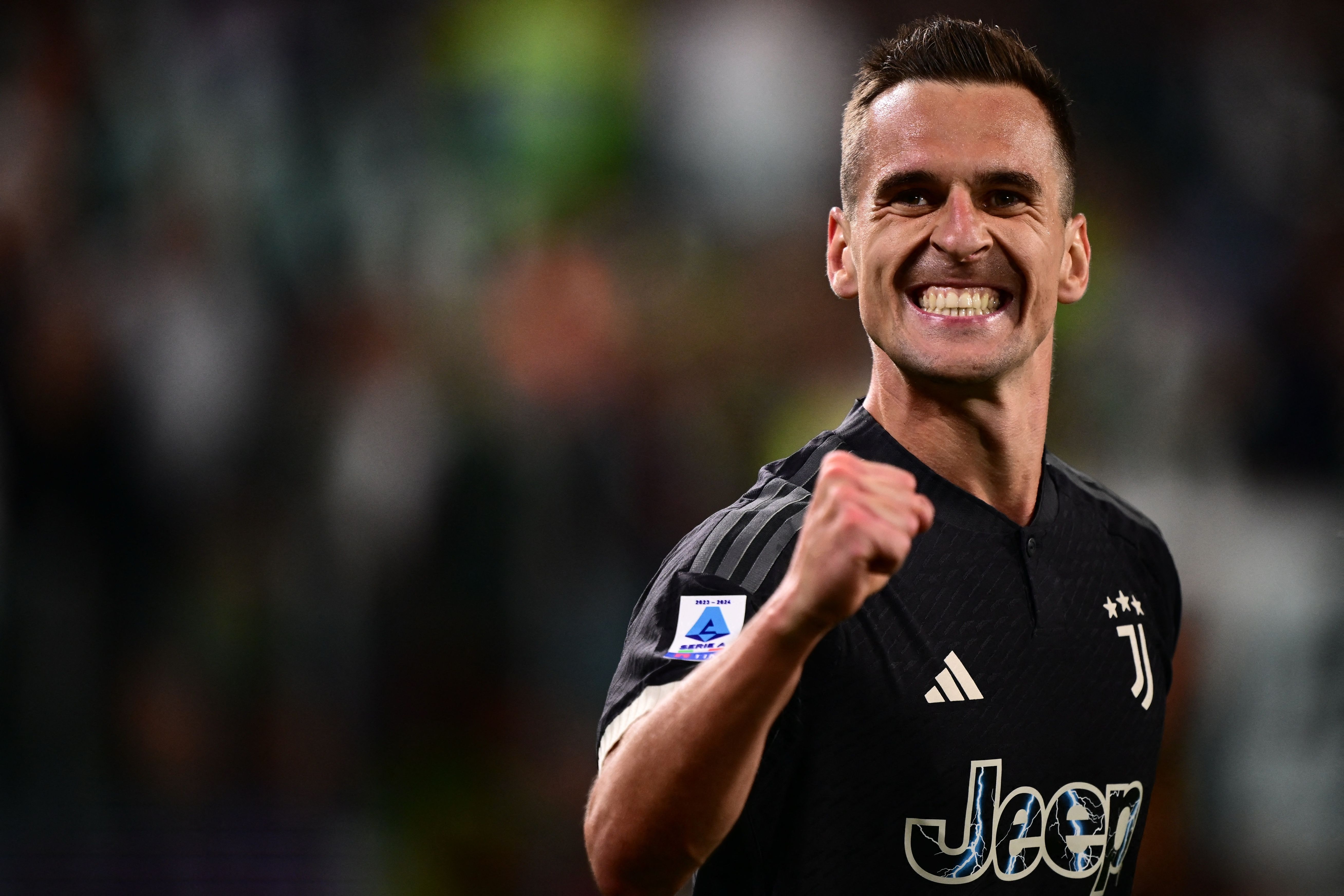 Penyerang Juventus Arkadiusz Milik melakukan selebrasi usai mencetak gol ke gawang Lecce di laga Serie A.