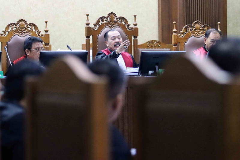  Irwan Hermawan mengaku pernah mendapatkan proyek dari Anang Achmad Latif terkait penyiaran televisi digital 2017.