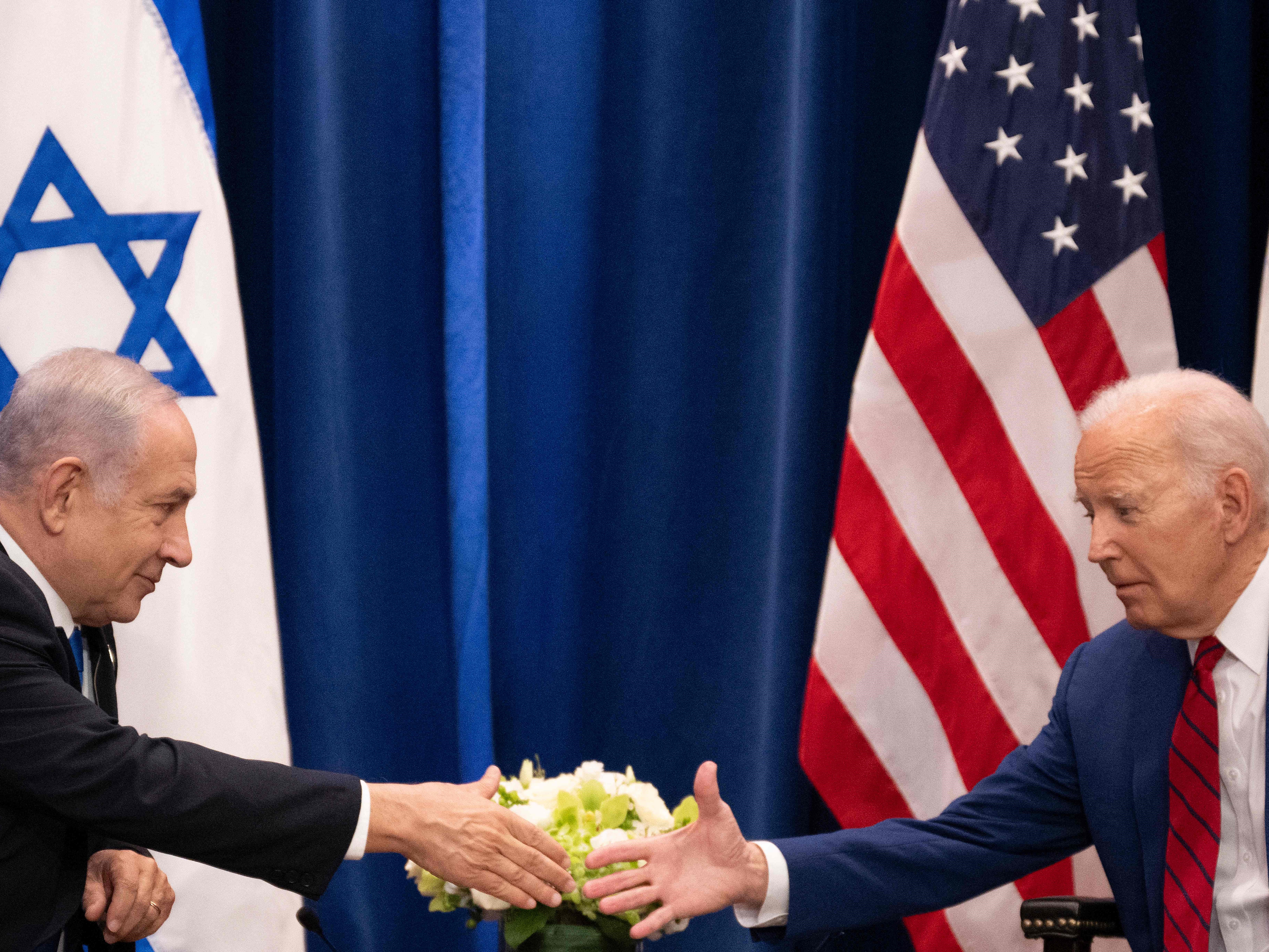 Presiden AS Joe Biden dan PM Israel Benjamin Netanyahu saat mereka bertemu di sela-sela Majelis Umum PBB ke-78 di New York City.
