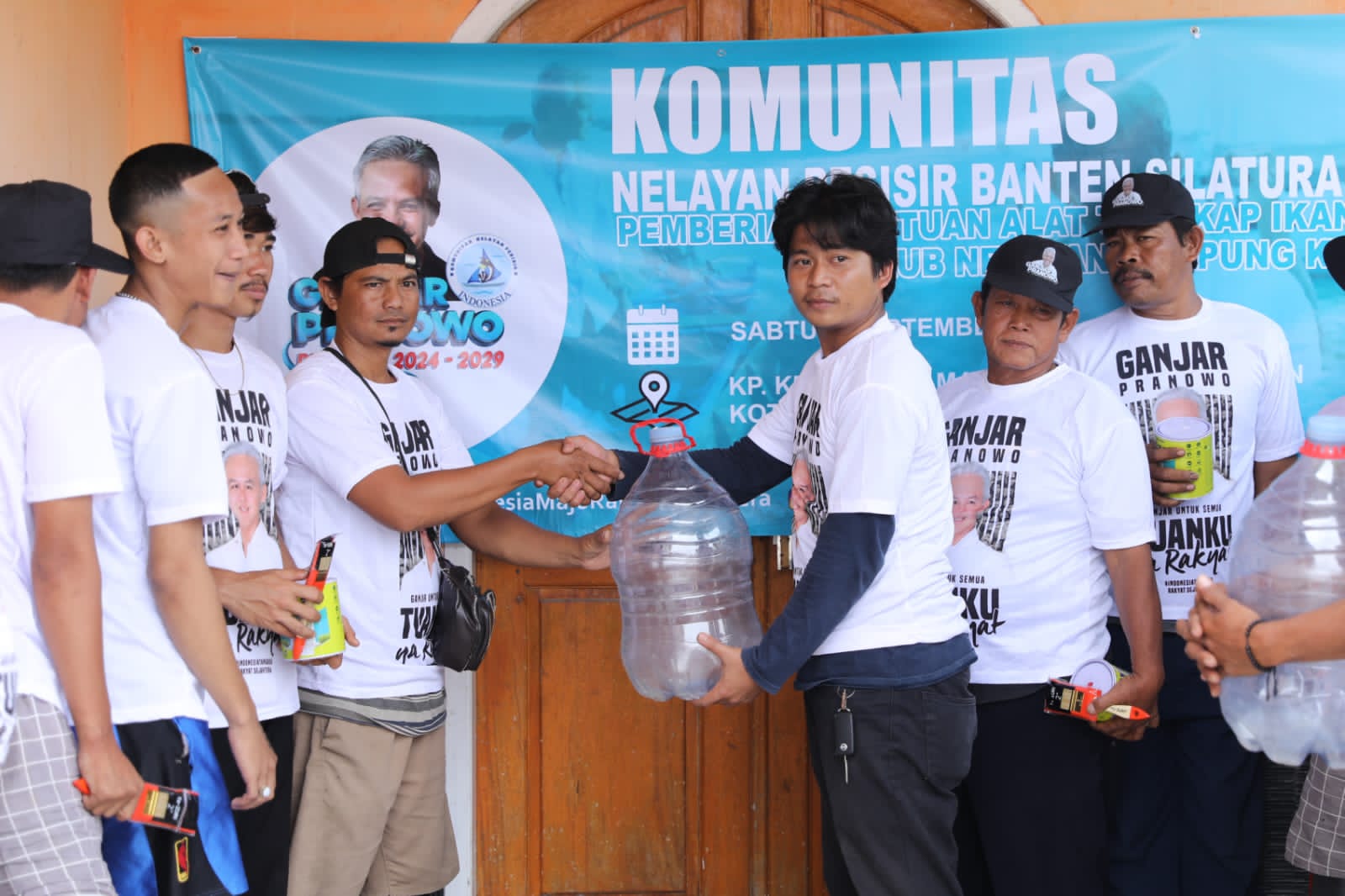 Komunitas Nelayan Pesisir beri bantuan ke nelayan di Serang, Banten