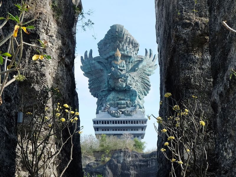 Patung Garuda Wisnu Kencana