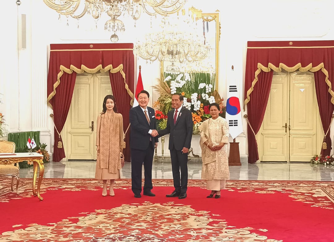 Presiden Joko Widodo dengan PRESIDEN Korea Selatan (Korsel) Yoon Suk Yeol.