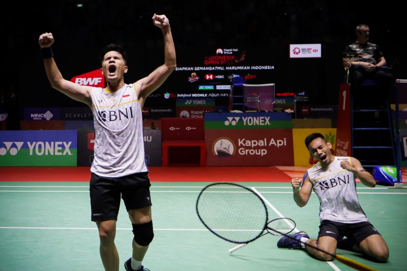 Ganda putra Indonesia Pramudya Kusumawardana/ Yeremia Erich Yoche Yacob Rambitan melakukan selebrasi.