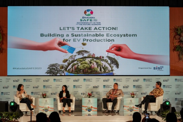 Diskusi mengenai kendaraan listrik