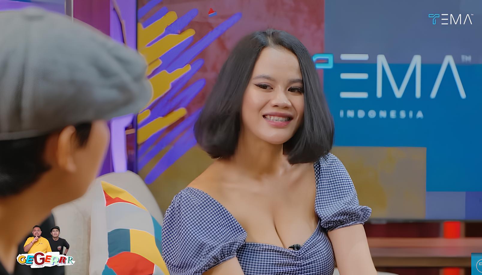 Siskaeee di saluran YouTube Tema Indonesia.