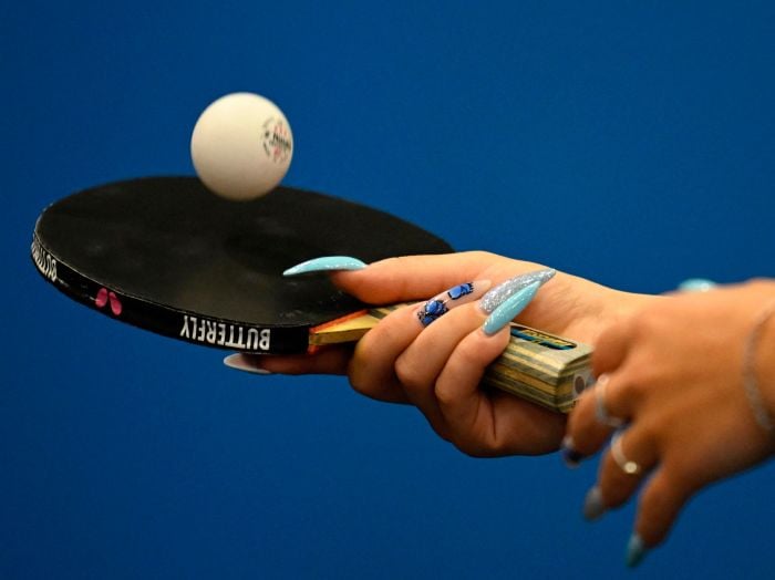 Ilustrasi tenis meja.