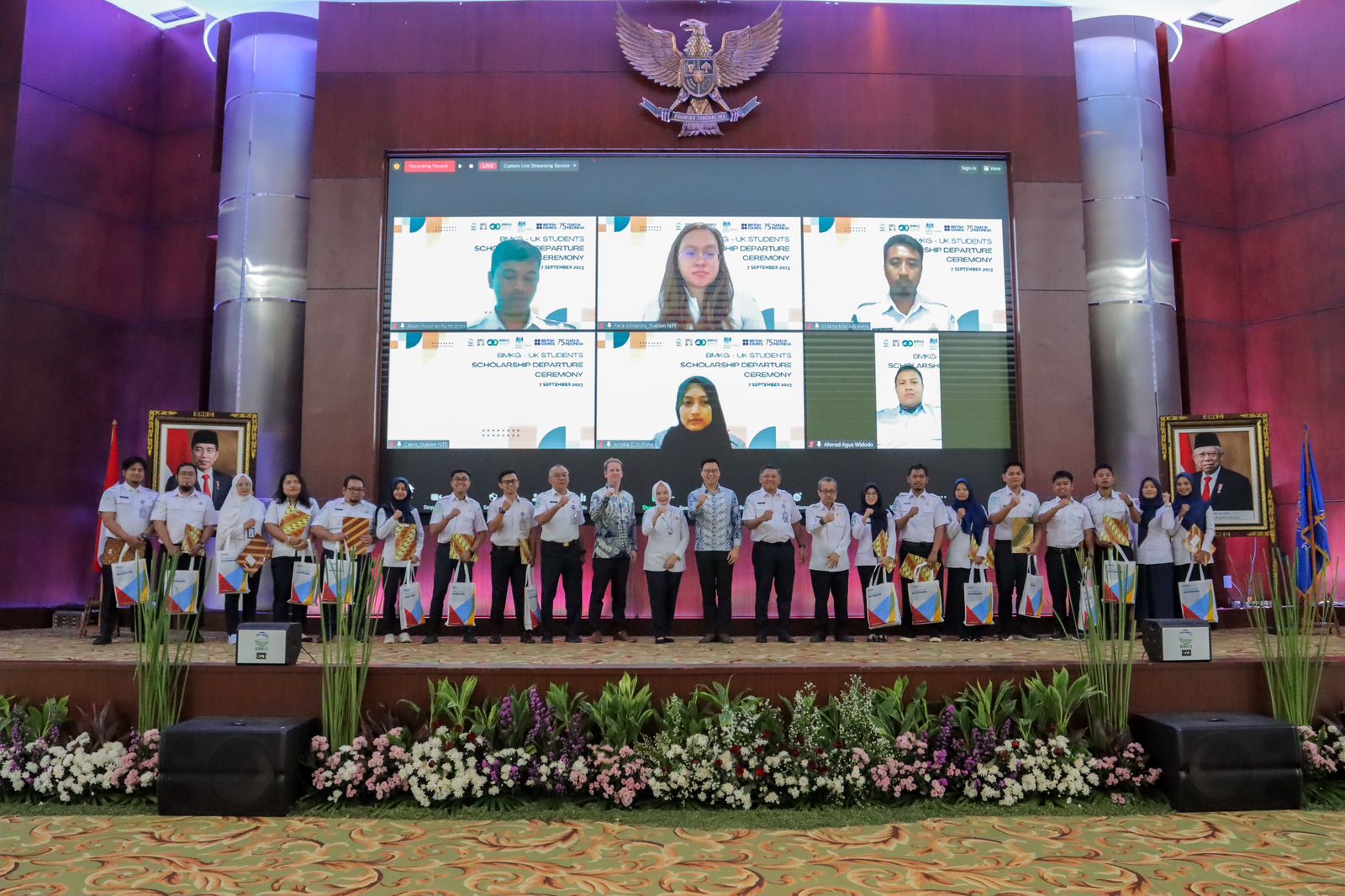 Acara pelepasan mahasiswa tugas belajar ke Inggris Raya di Auditorium BMKG, Jakarta, Kamis (7/9)