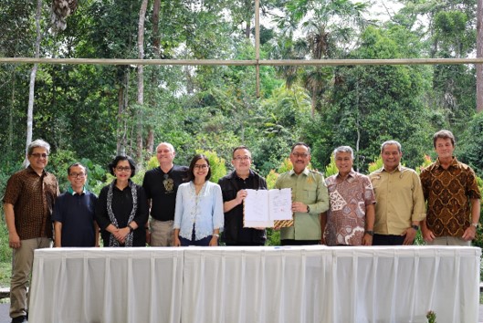 Deklarasi Komite ESG di Bukit Bangkirai, Kutai Kartanegara, Kalimantan Timur, pada Rabu (20/9). 