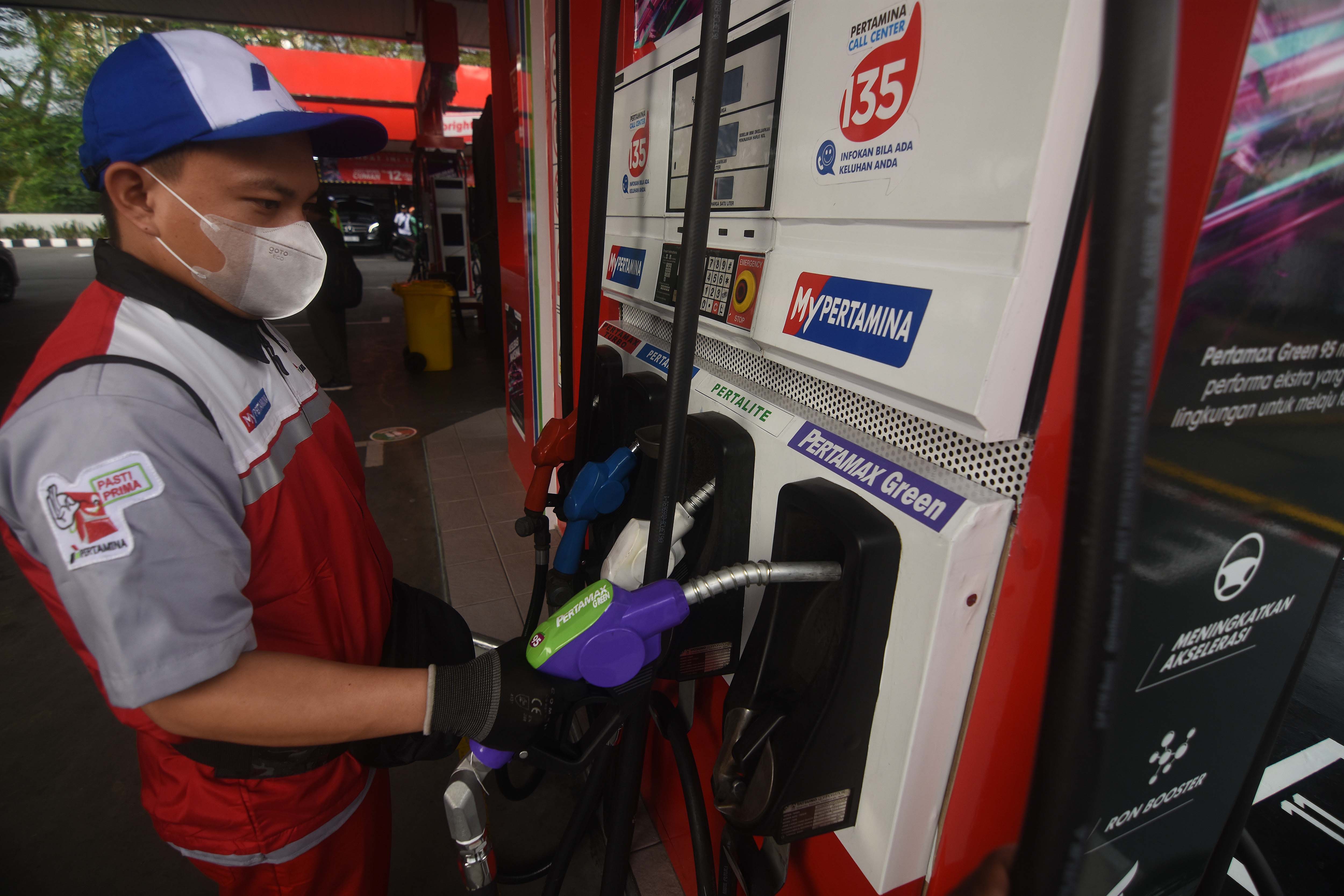 Peluncuran Pertamax Green 95 di SPBU MT Haryono, Jakarta, Senin (24/7/2023).