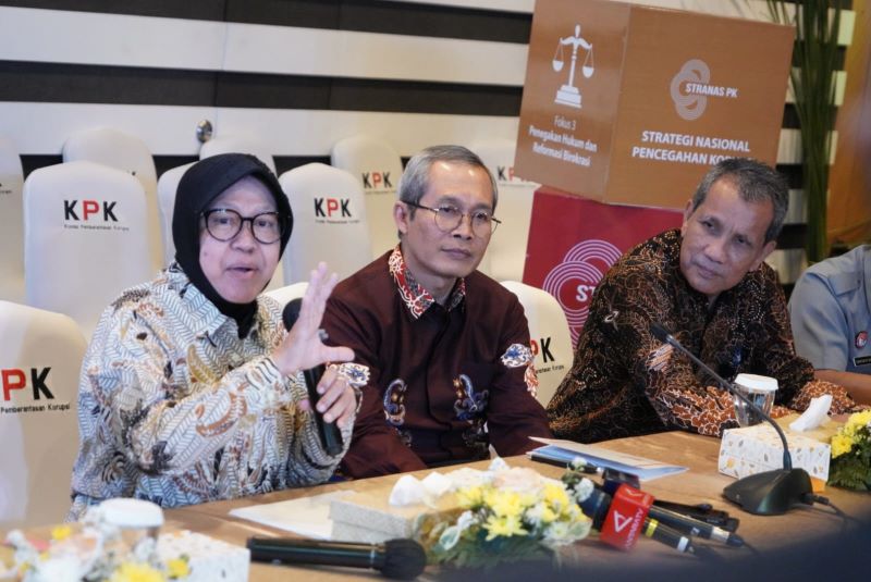 Stranas PK menilai skema penyaluran bansos saat ini belum ideal.