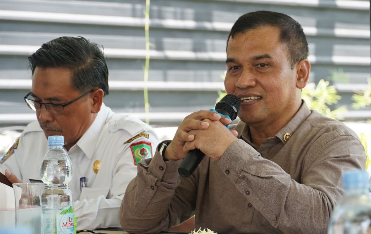 Kasubdit Bina Masyarakat BNPT Kolonel Sujatmiko (kanan) saat Silaturahmi Bersama Mitra Deradikalisasi di NTB, Rabu (13/9).