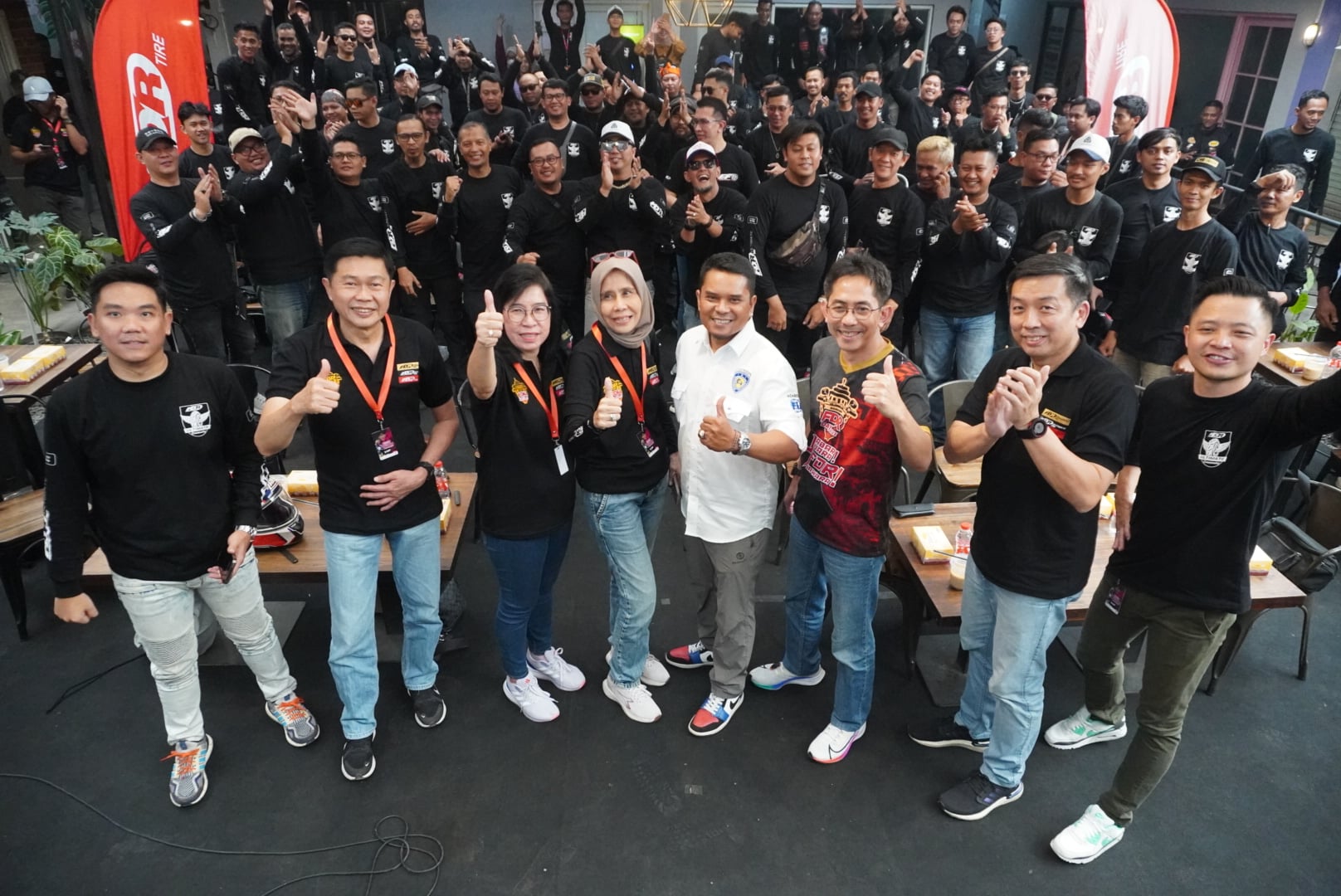 FDR Day Bandung Dimeriahkan Pemecahan Rekor MURI Gelindingkan Ban Sejauh 10 Km