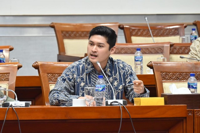 Anggota Komisi I DPR RI Rizki Natakusumah. 