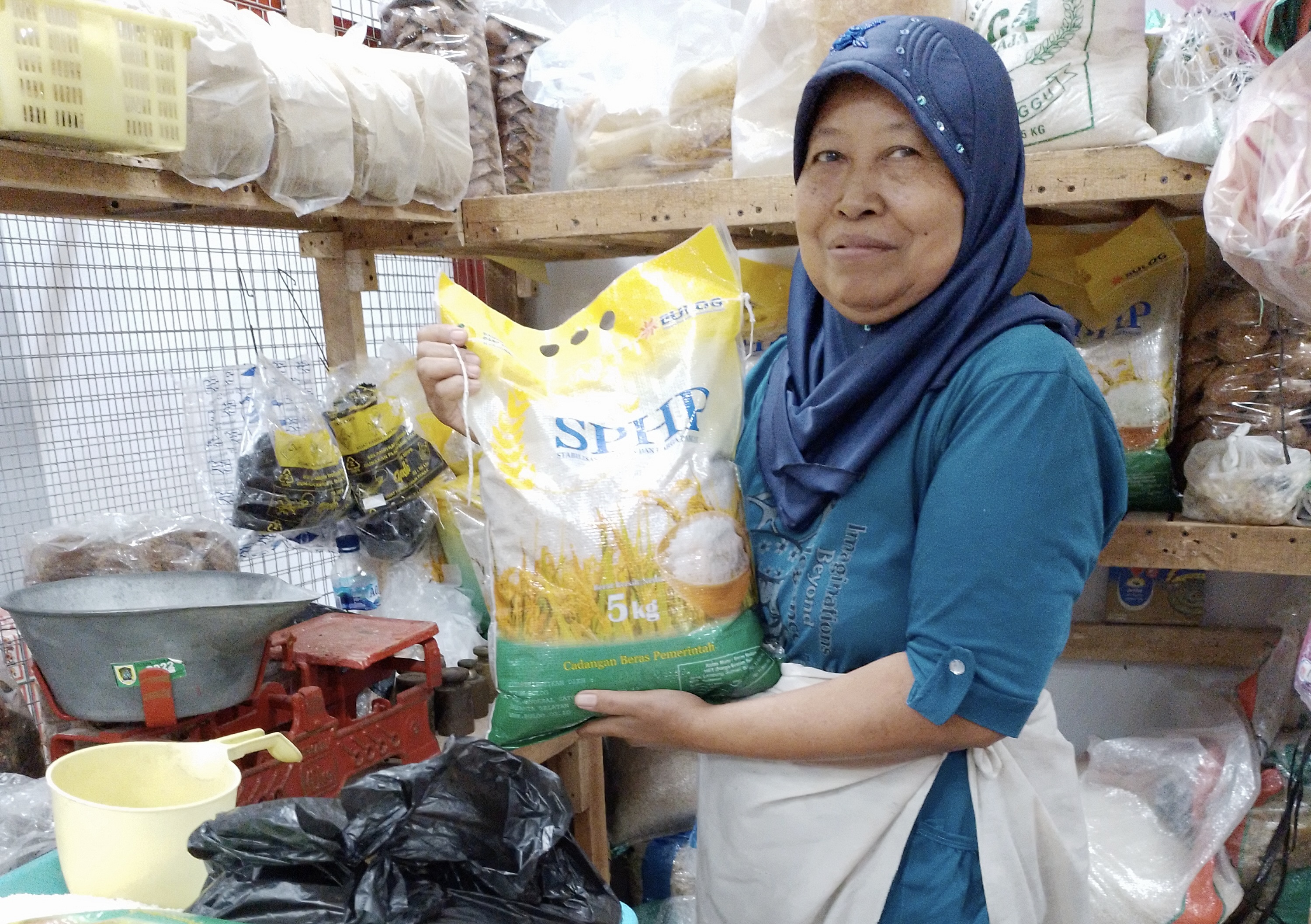 Harga Beras Mahal, Pedagang di Pasar Gedhe Klaten Keluhan Pembeli Sepi