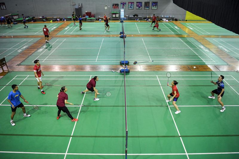  Sejumlah pebulu tangkis berlatih di Pemusatan Latihan Nasional (Pelatnas) Bulu Tangkis di PBSI Cipayung, Jakarta.