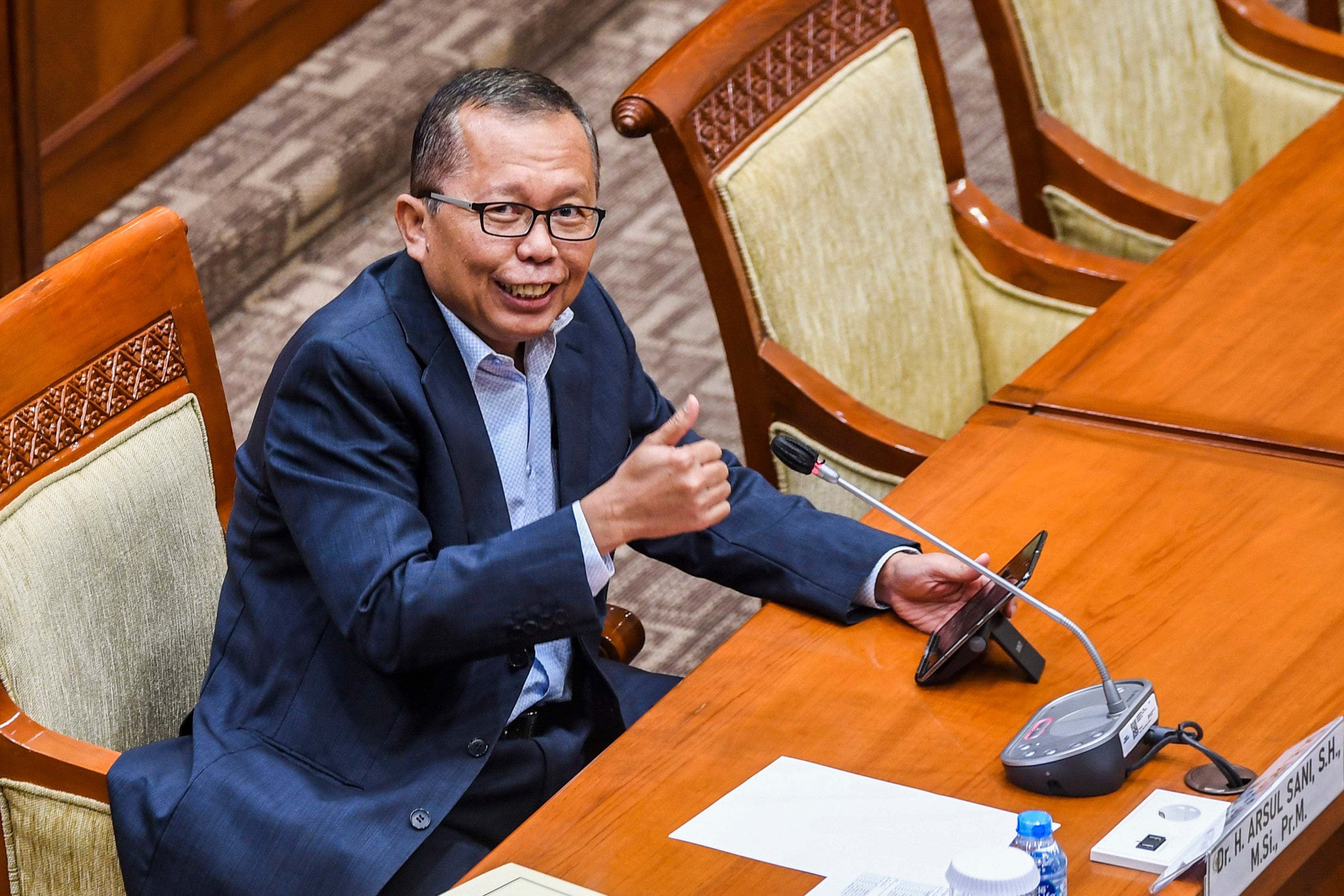  Calon Hakim Konstitusi Arsul Sani menjalani uji kelayakan dan kepatutan di ruang Komisi III DPR, kompleks Parlemen, Jakarta, Selasa (26/9).