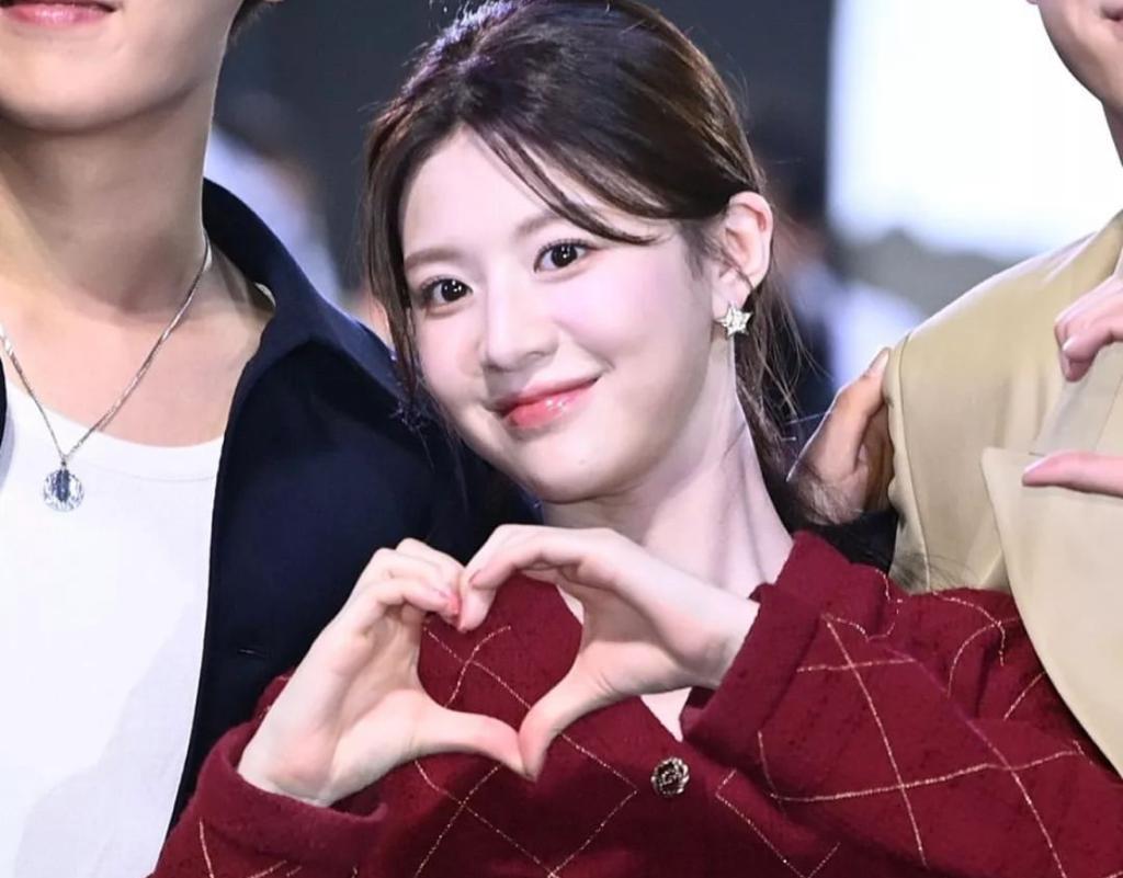 Aktris Go Yoon Jung berperan dalam spin off hospital playlist