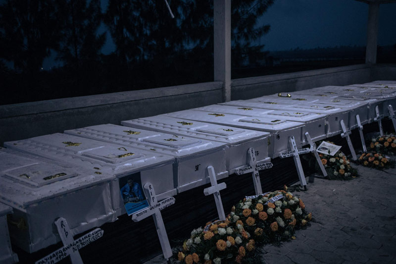 Keluarga korban dari penembakan demonstrasi anti-PBB di Kongo akhirnya bisa memakamkan anggota keluarganya.