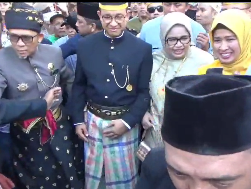Anies Baswedan dan istri.
