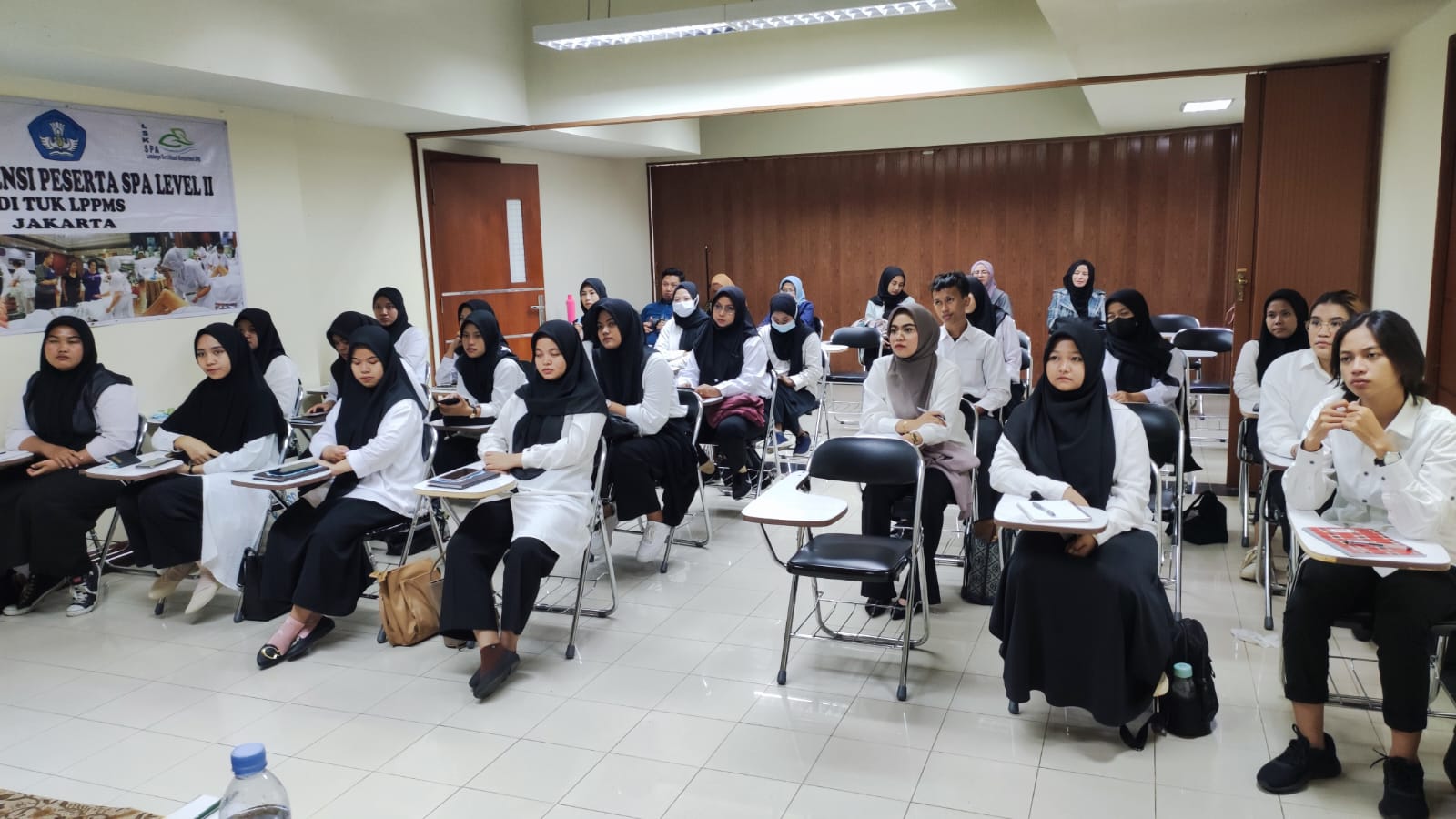 Para peserta program pelatihan dan sertifikasi spa therapist Level II 2023