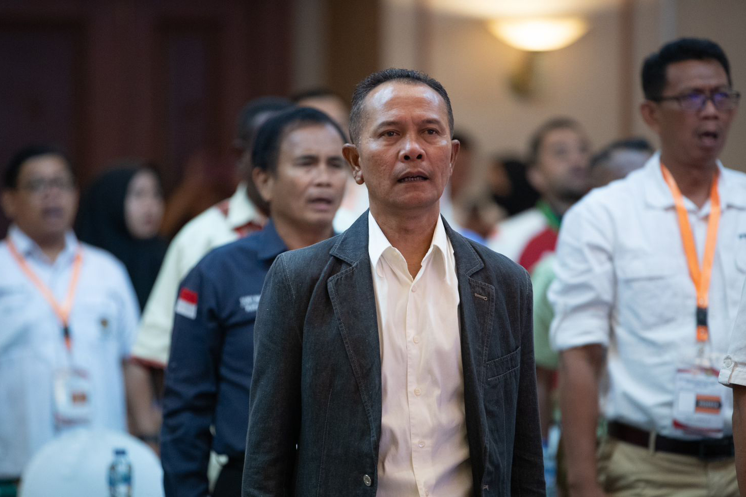 Richard Tampubolon (tengah).