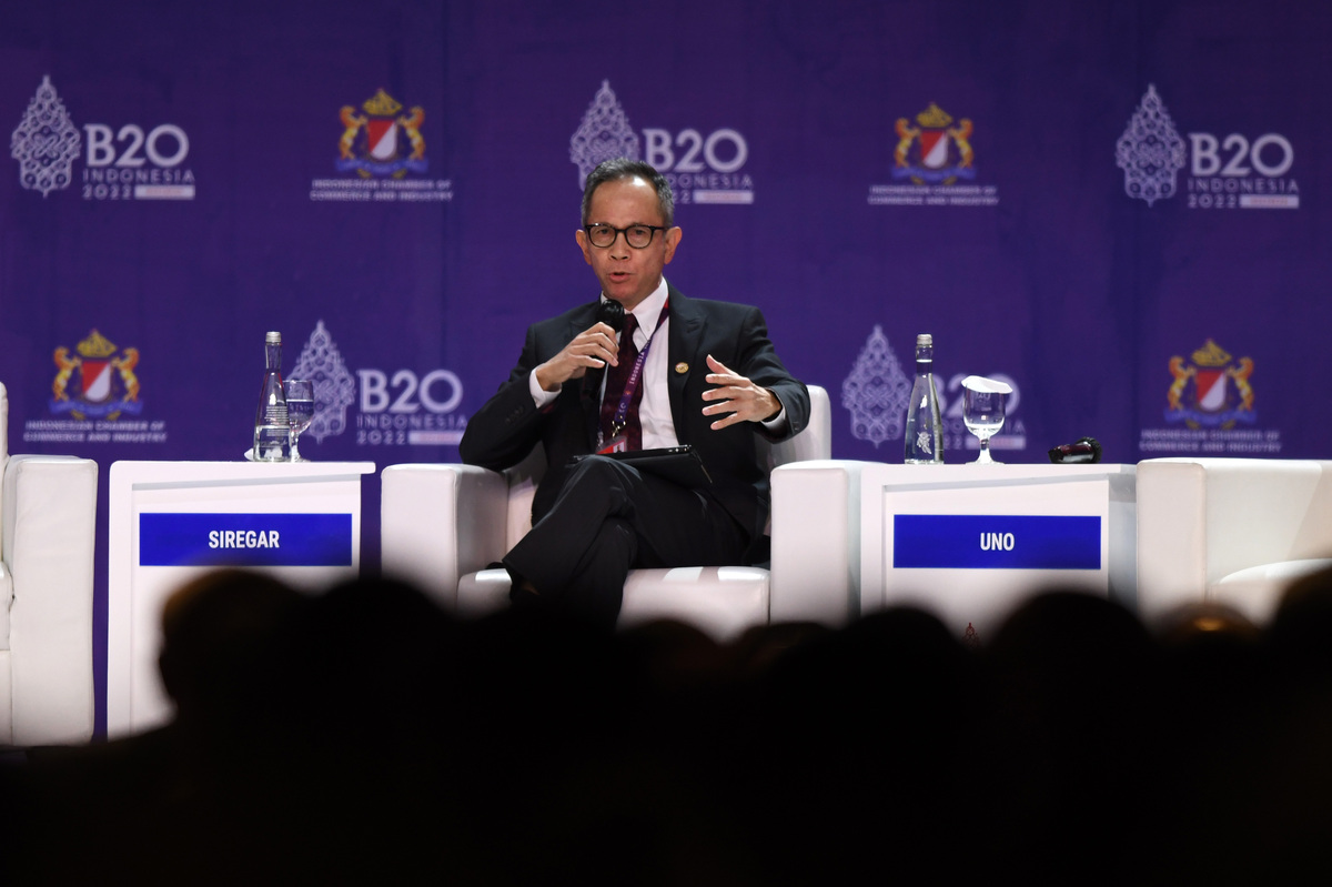 Ketua Dewan Komisioner OJK Mahendra Siregar.