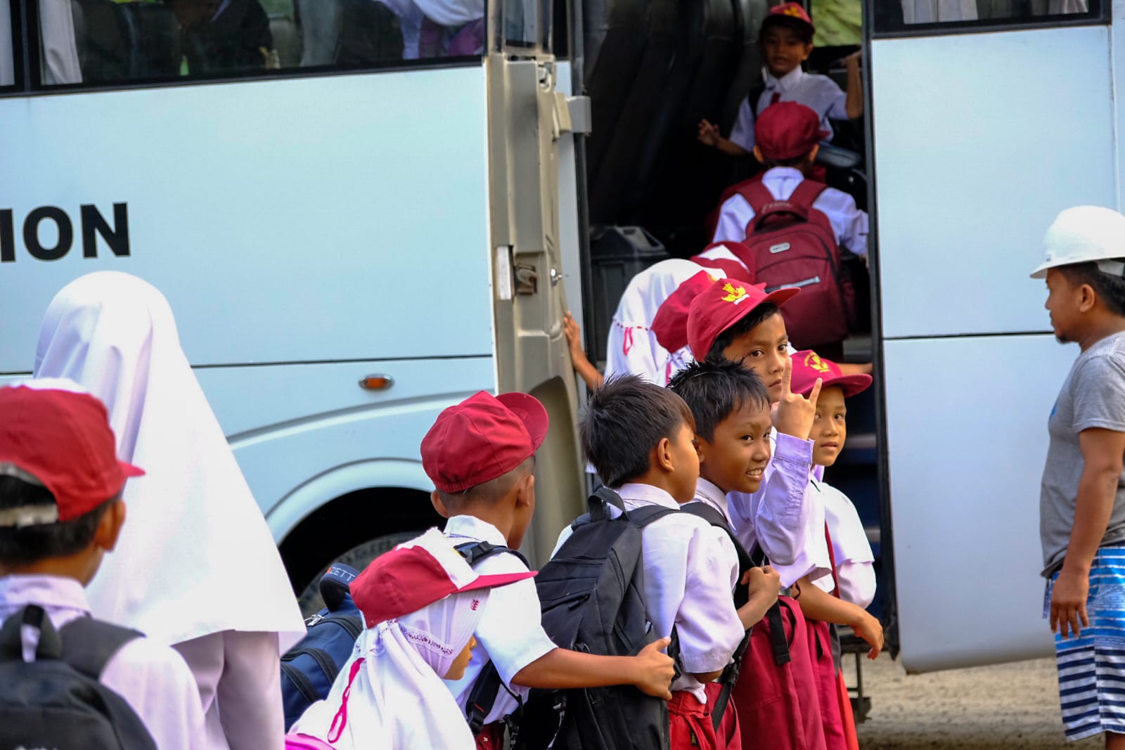 Anak sekolah di wilayah perkebunan Wilmar.