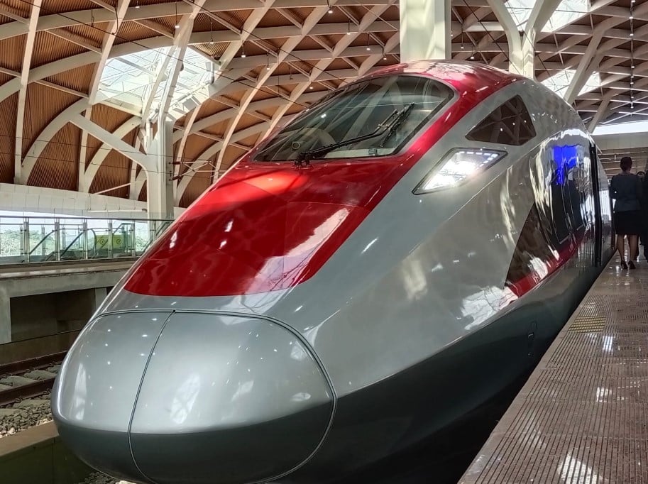 Kereta Cepat Bandung Jakarta
