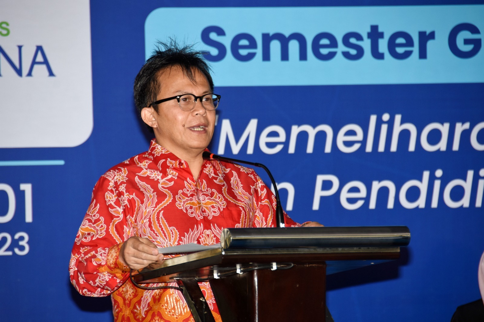 Kepala Lembaga Layanan Perguruan Tinggi Wilayah III Prof. Dr. Toni Toharudin, S.Si., M.Sc.