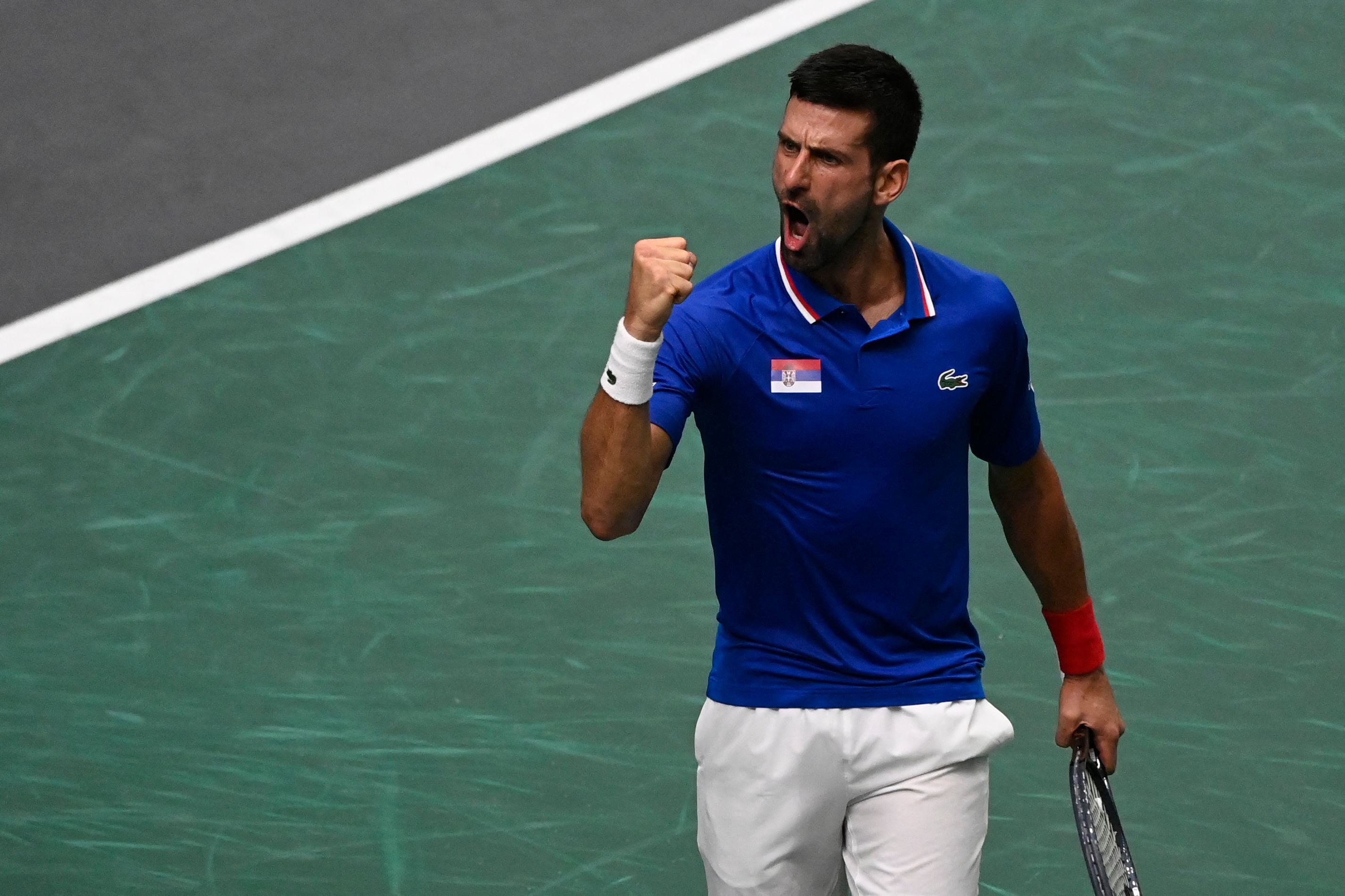 Selebrasi Novak Djokovic, seusai mengalahkan tuan rumah Spanyol, Alejandro Davidovich Fokina, Sabtu (15/9).