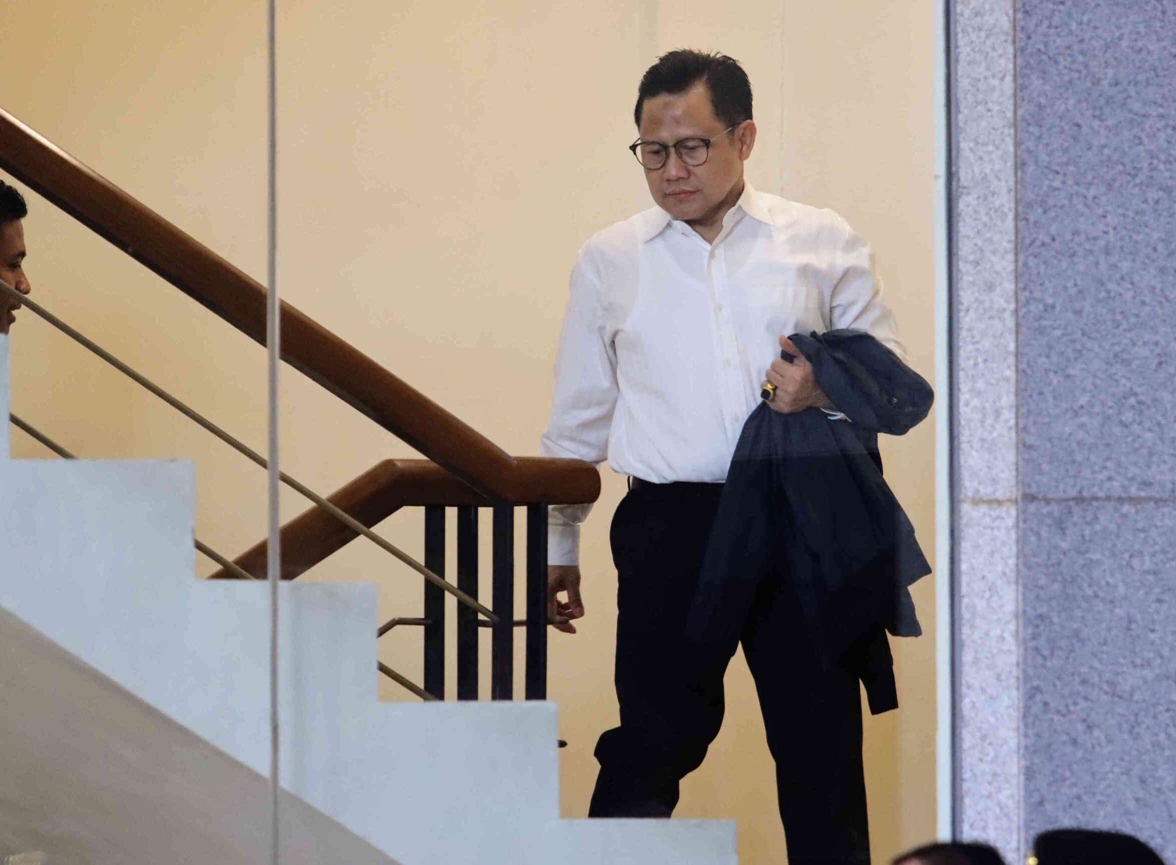 Ketua Umum Partai Kebangkitan Bangsa (PKB), Muhaimin Iskandar, alias Cak Imin (kemeja putih) tiba di KPK, Kamis, (7/9).