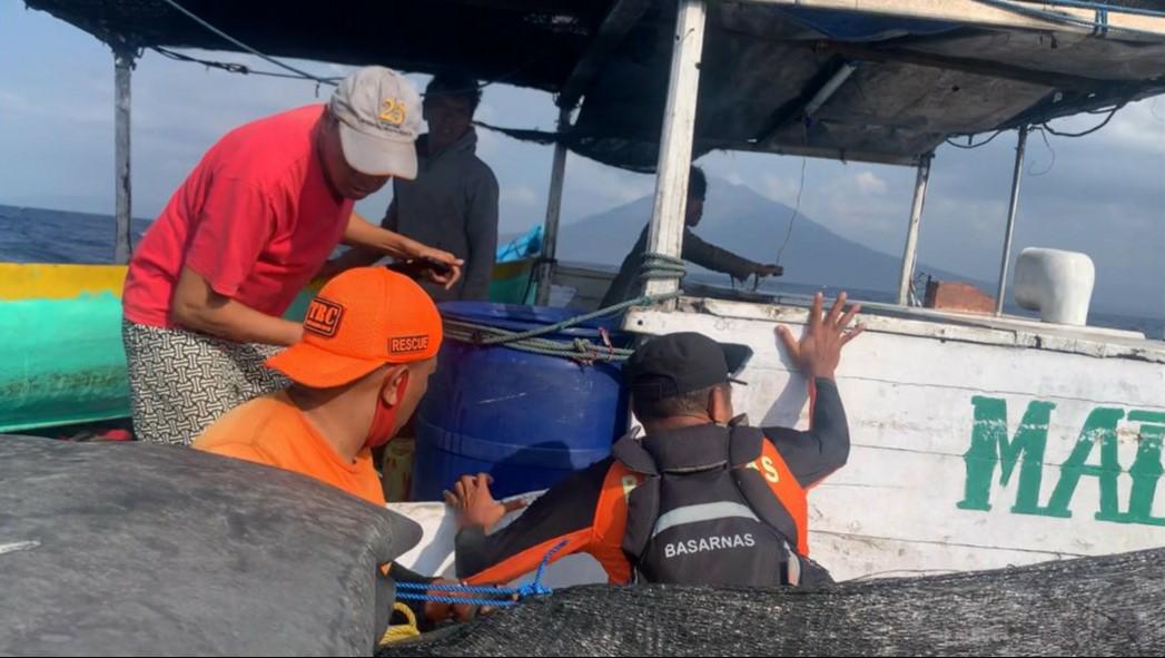 Wisatawan, guide, dan kru kapal lokal dan mancanegara yang hilang kontak Gunung Batutara, Pulau Komba, NTT ditemukan