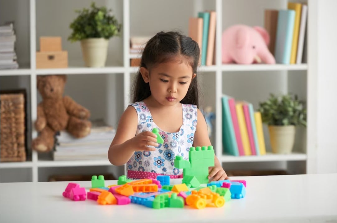 Ini Manfaat Bermain Susun Balok Bagi Tumbuh Kembang Anak