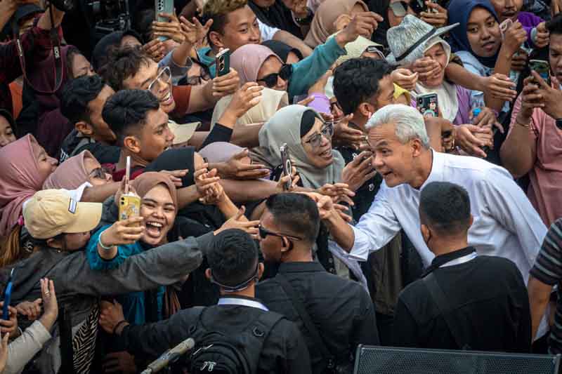 PDIP membantah tampilnya Ganjar di azan magrib televisi swasta bagian dari politik identitas.