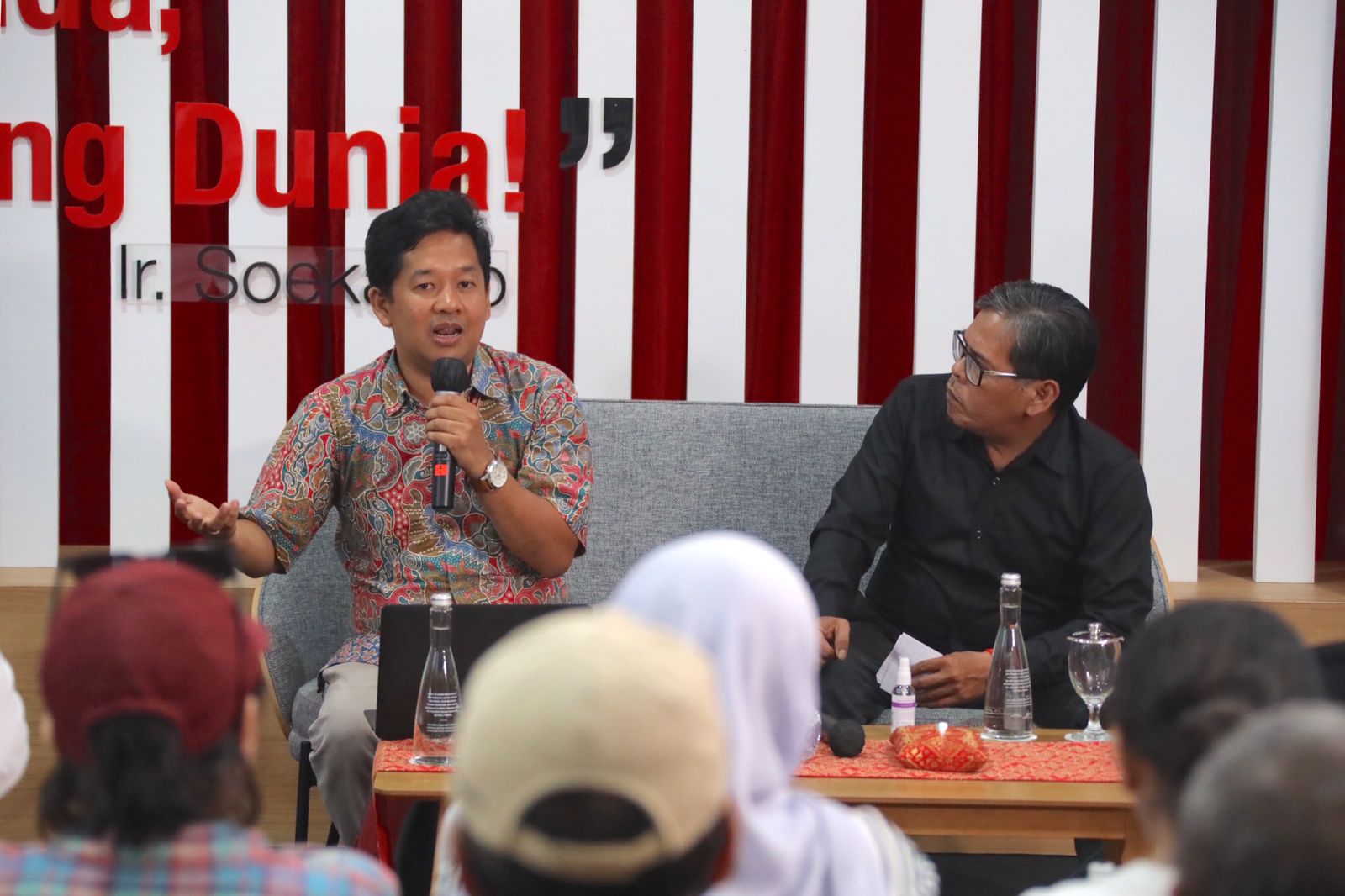 Kuliah politik untuk pemuda bertajuk 