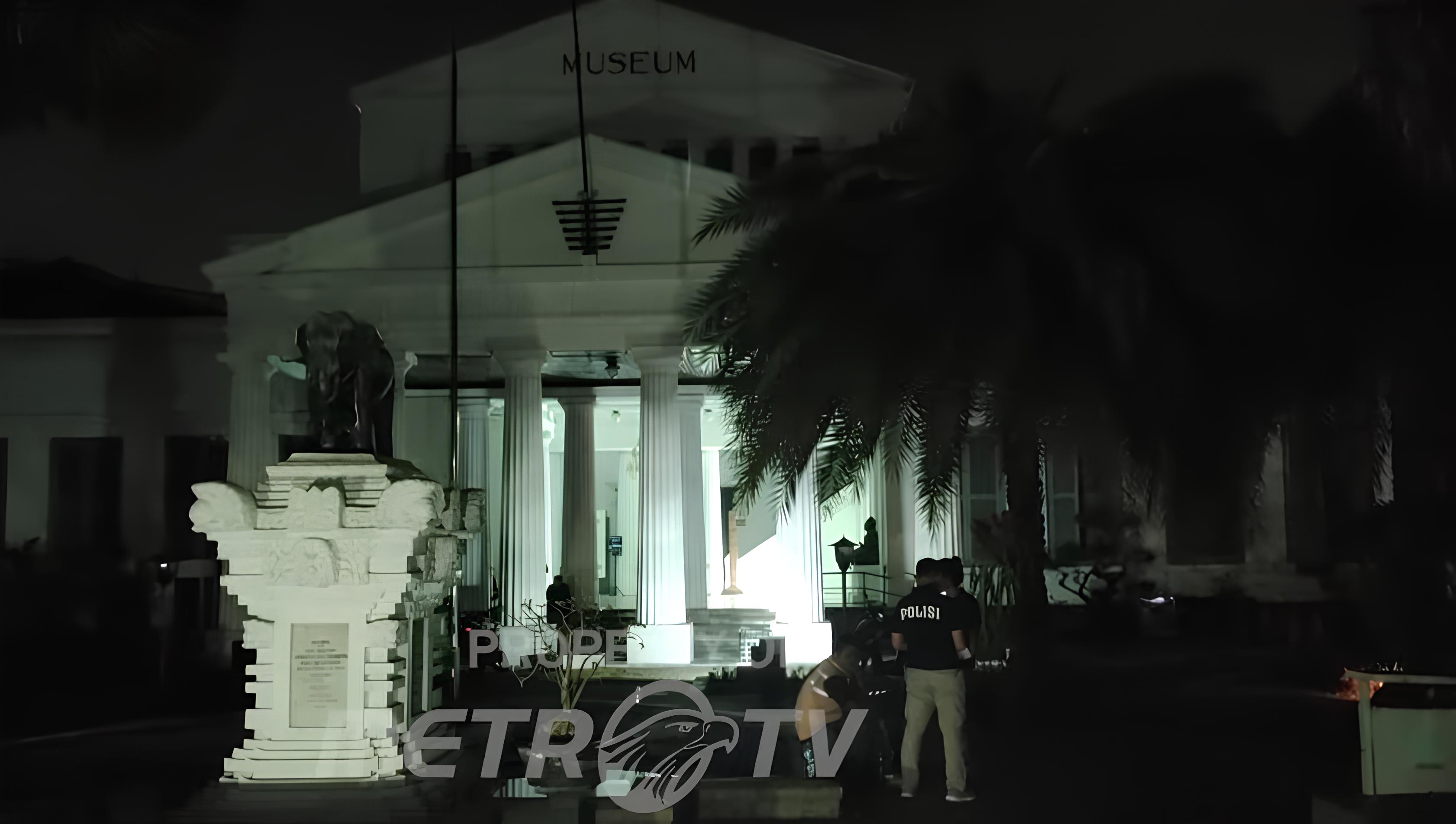 Situasi pascakebakaran di Museum Nasional Jakarta, Sabtu, (16/9).