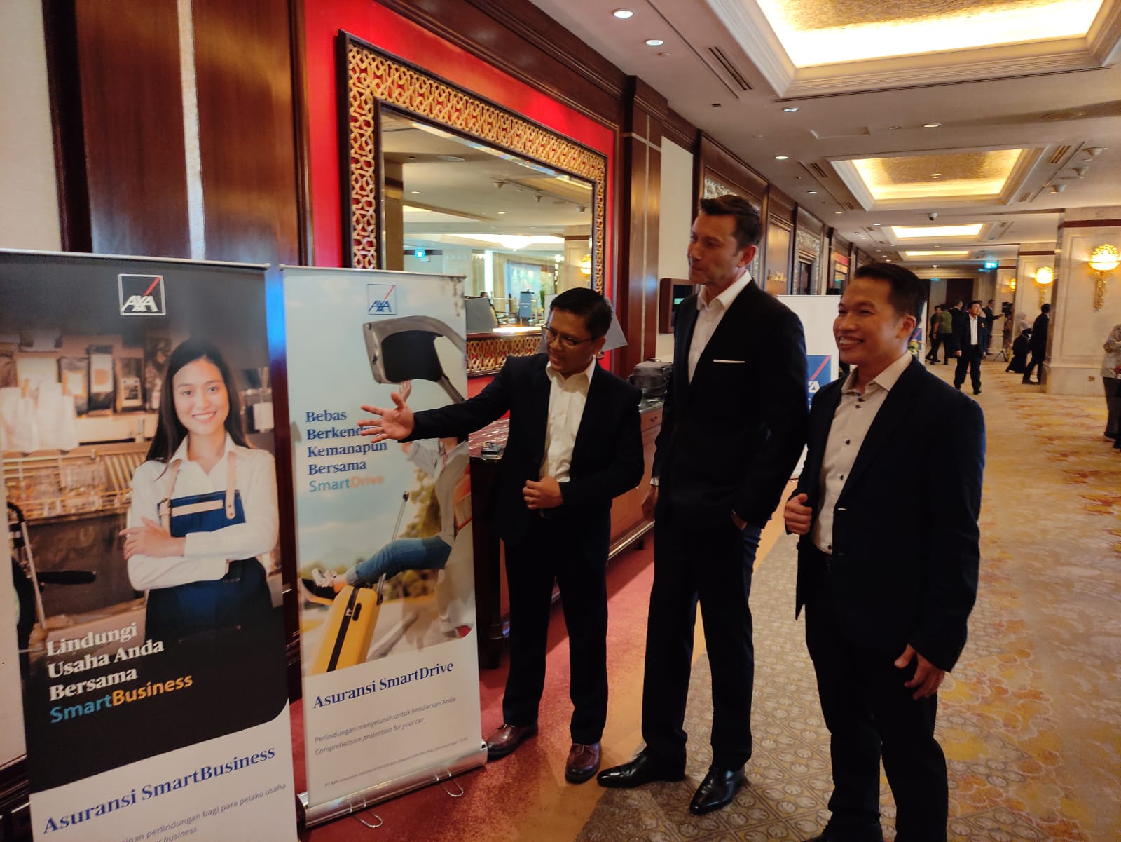 SmartDrive salah satu bagian dari produk asuransi Smart Series yang dluncurkan Axa Insurance.