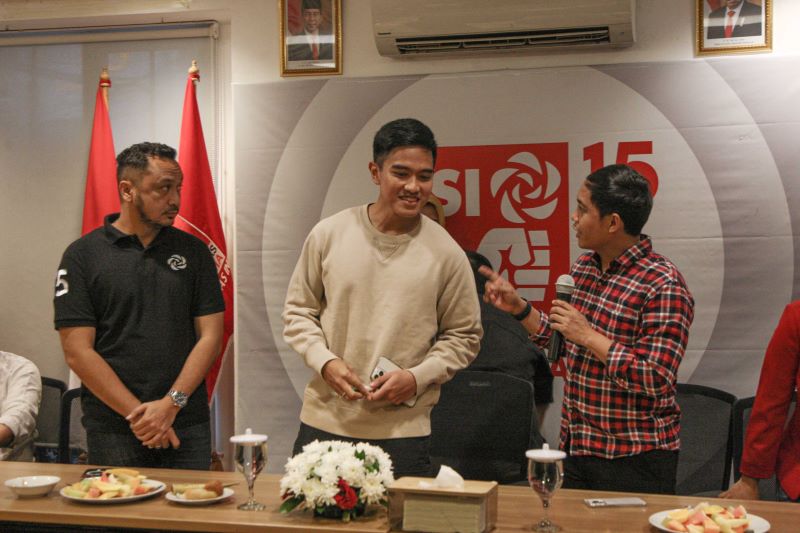  Ketua Umum Partai Solidaritas Indonesia Kaesang Pangarep didampingi Sekjen PSI Raja Juli Antoni dan Anggota Dewan Pembina Giring Ganesha.
