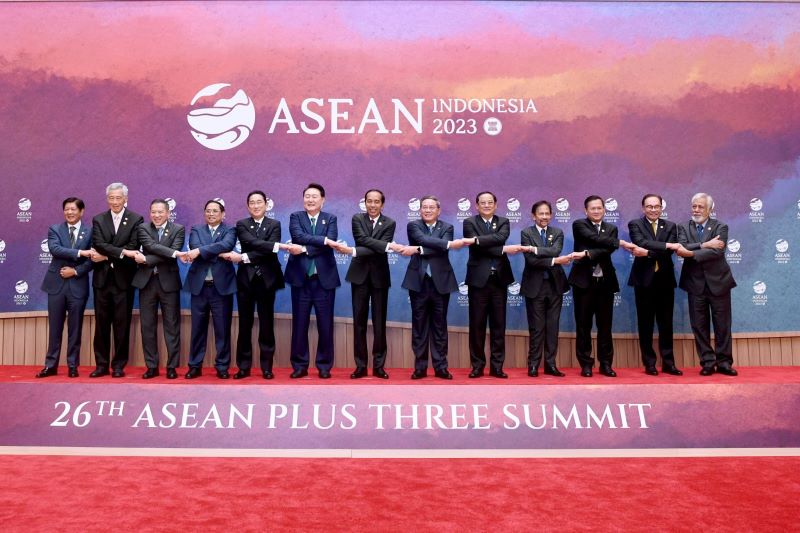 Para pemimpin negara ASEAN Plus Three