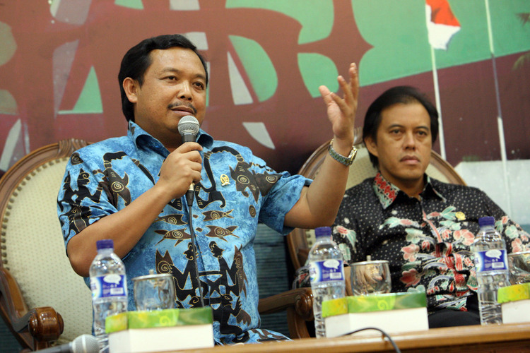 Ketua Badan Pembina Organisasi, Kaderisasi, dan Keanggotaan (BPOKK) DPP Partai Demokrat Herman Khaeron (kiri).