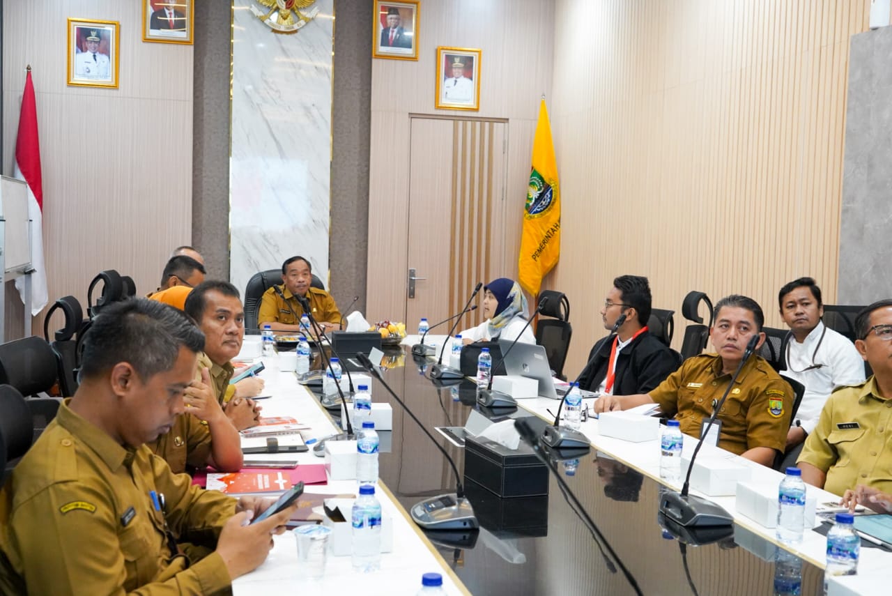 KPK melakukan kunjungan dan monitoring Pabrik Bahan Bakar Jumputan Padat (BBJP) Kota Cilegon, pada Senin (25/9/2023).