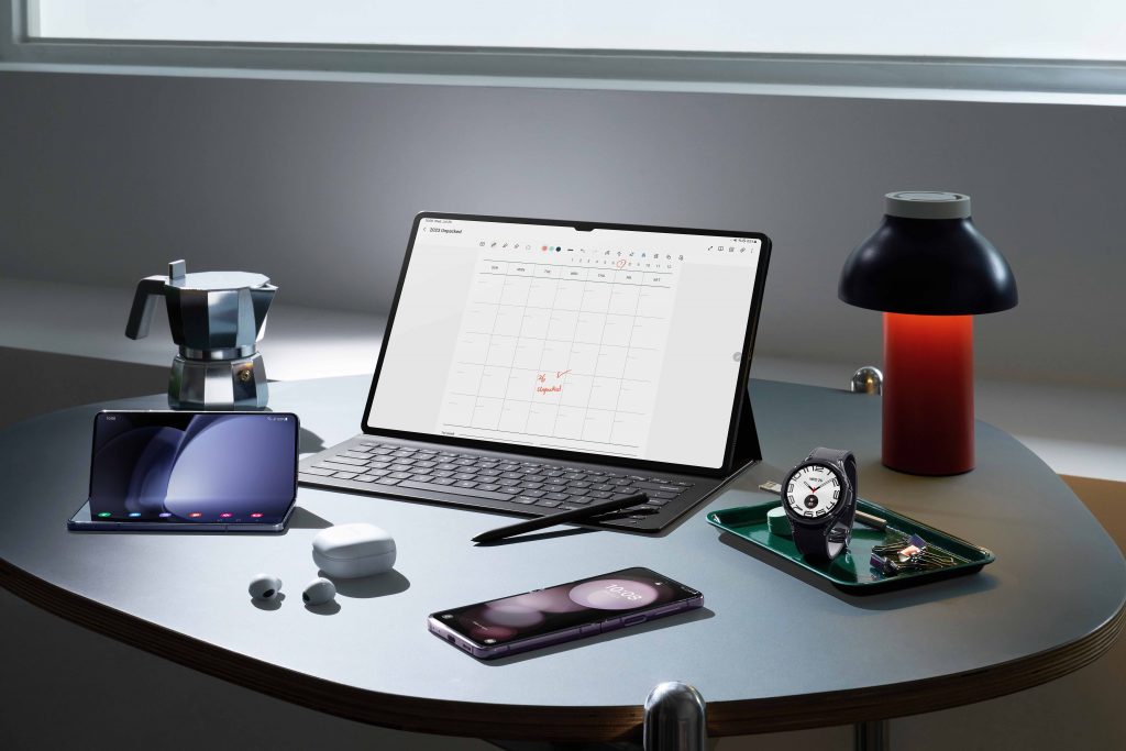 Ilustrasi konektivitas Samsung Galaxy Z Fold5 dengan Samsung Galaxy Tab S9