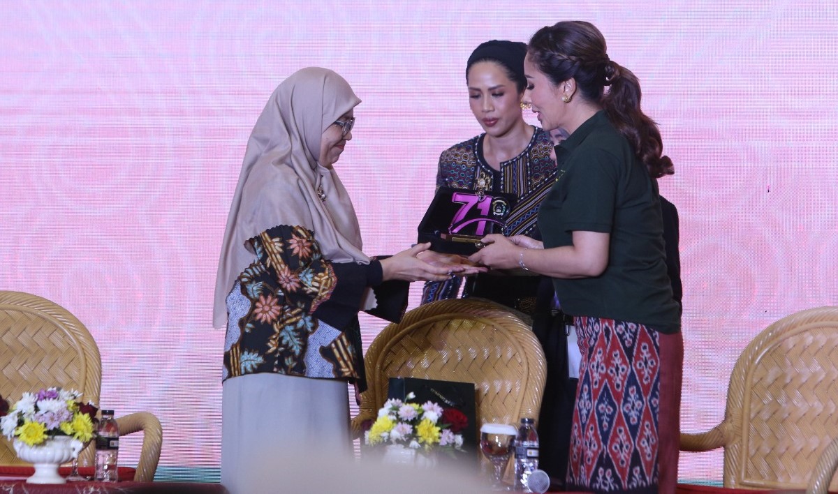 Bazar Kreasi Bhayangkari Nusantara (KBN) 2023 di Jakarta Convention Center (JCC), Senayan, Jakarta Pusat, Sabtu (23/9).