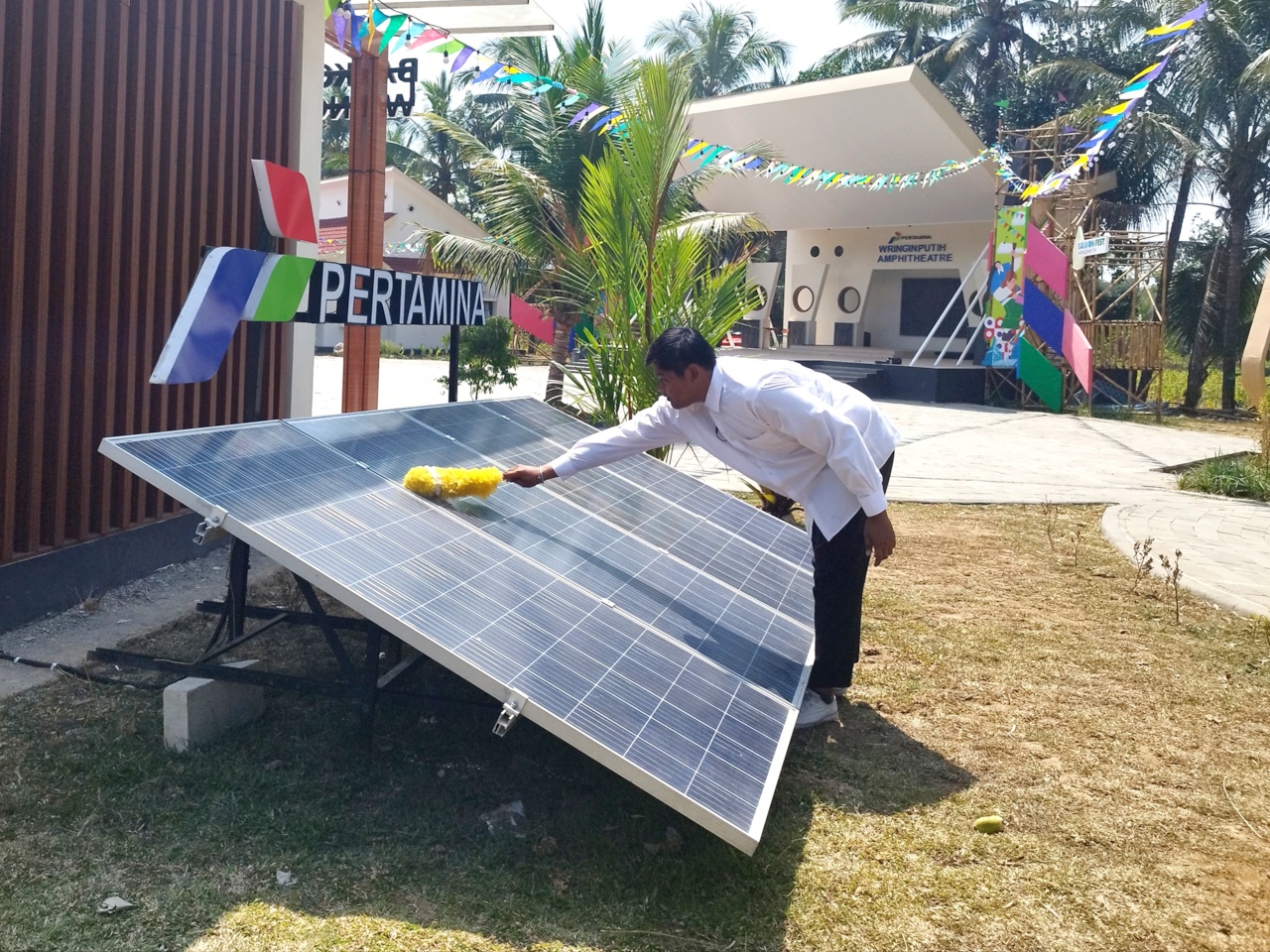 Listrik Tenaga Surya Sejahterakan Warga Wringinputih