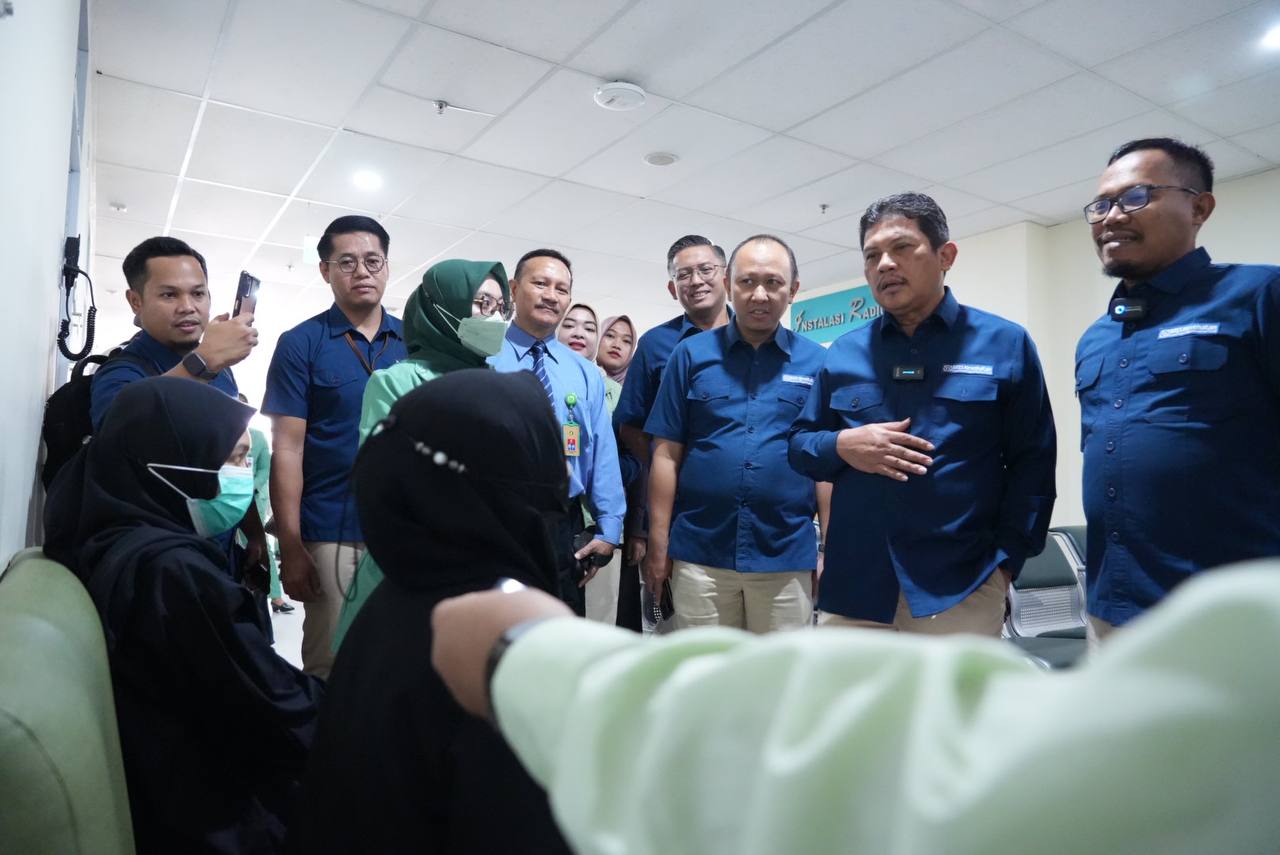 Dirut BPJS Kesehatan Tinjau Penggunaan i-Care JKN di Hermina Balikpapan