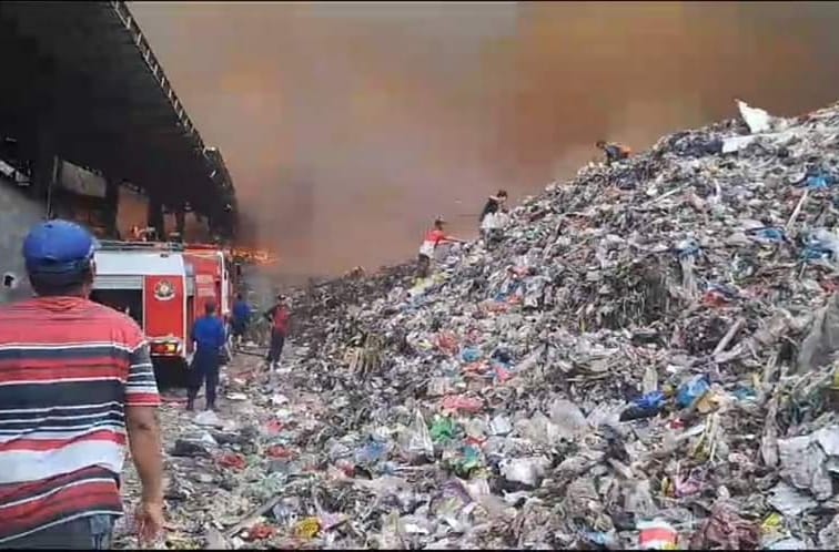 Kebakaran TPA Jatibarang Semarang Sudah Terkendali