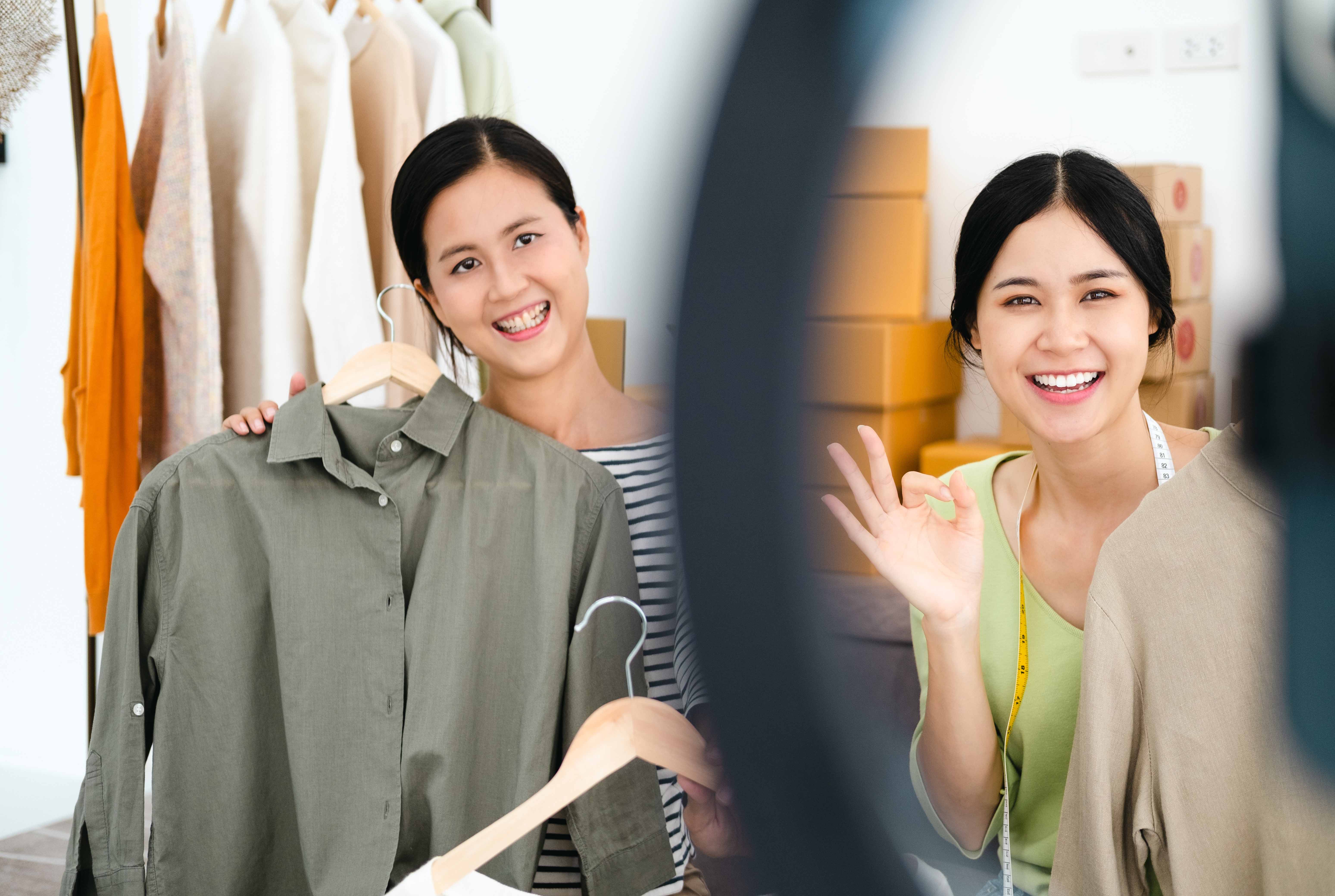 Melarang Medsos untuk Berjualan Dianggap Bukan Solusi Efektif